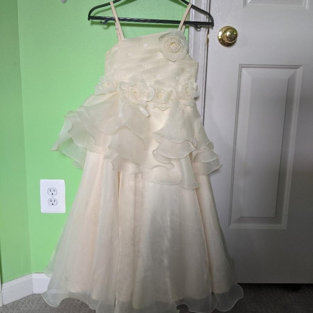 Custom-made flower girl dress